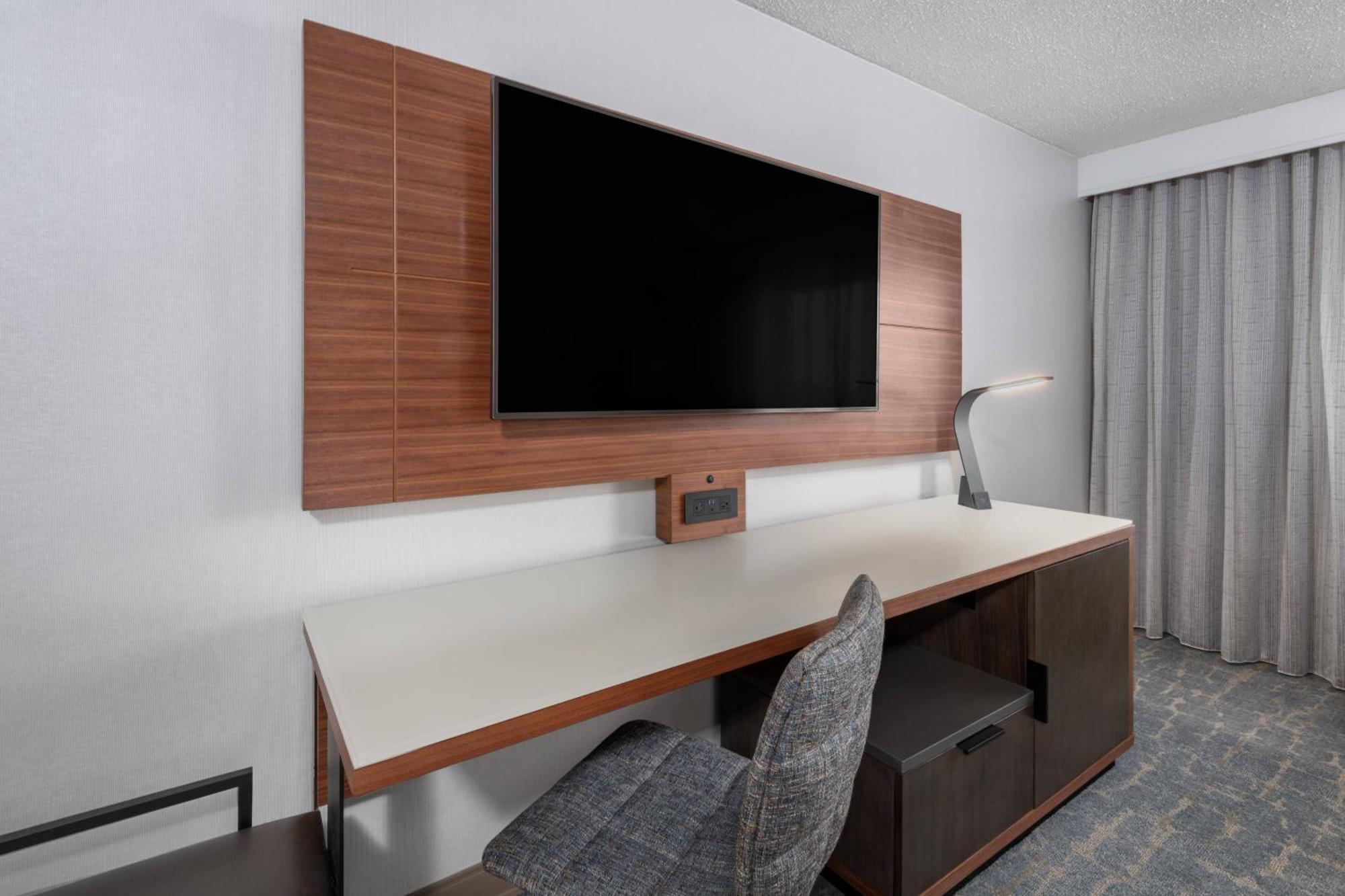 Madison Marriott West Hotel Middleton Ngoại thất bức ảnh